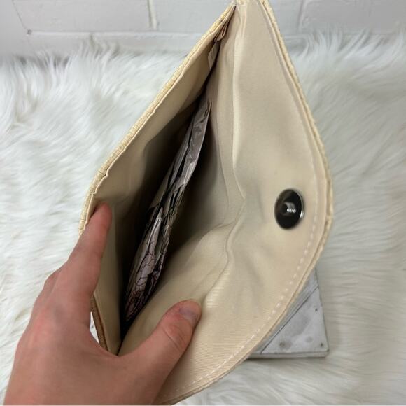 NWT Colorplay Woven Straw Cherries Summer Clutch Bag - Picture 5 of 6